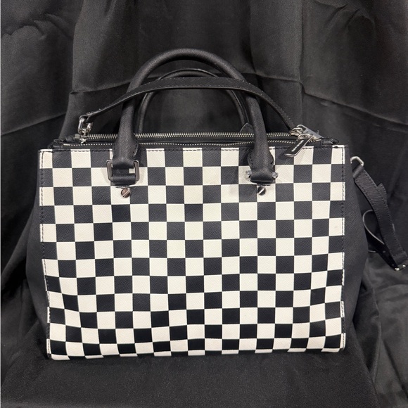 Michael Kors Monochrome Checkered Satchel - Picture 4 of 7